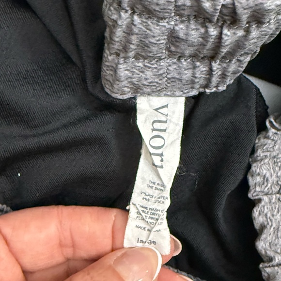 Vuori • Camo Clementine Shorts - Picture 5 of 7